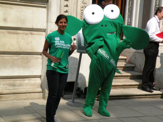  grosse bestiole (Macmillan cancer support)